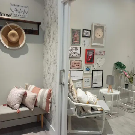 Nuevo, Casco Viejo, Mercado De La Ribera Apartment *